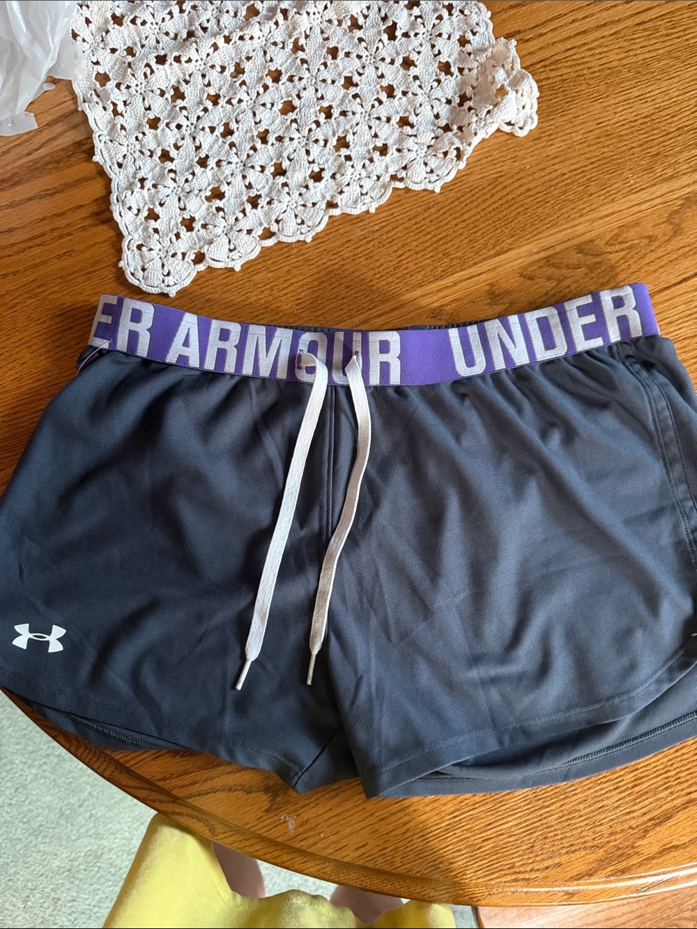 Under Armour Black Athletic Shorts Purple Branded Waistband size medium, NWOT